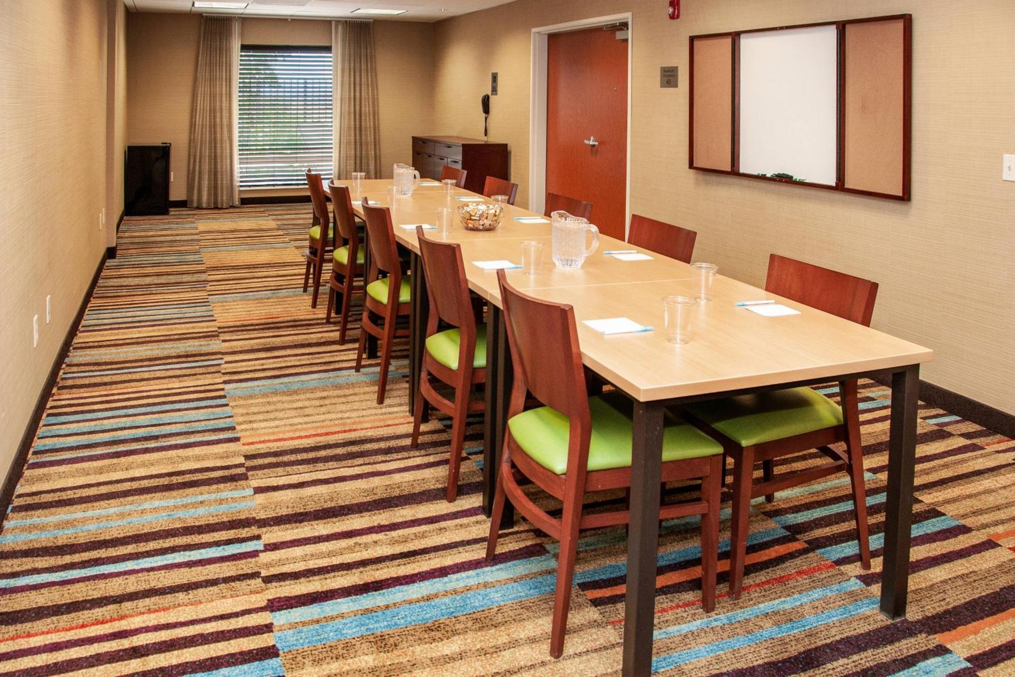 Fairfield Inn And Suites By Marriott Colorado Springs North Air Force Academy Gleneagle Exterior foto